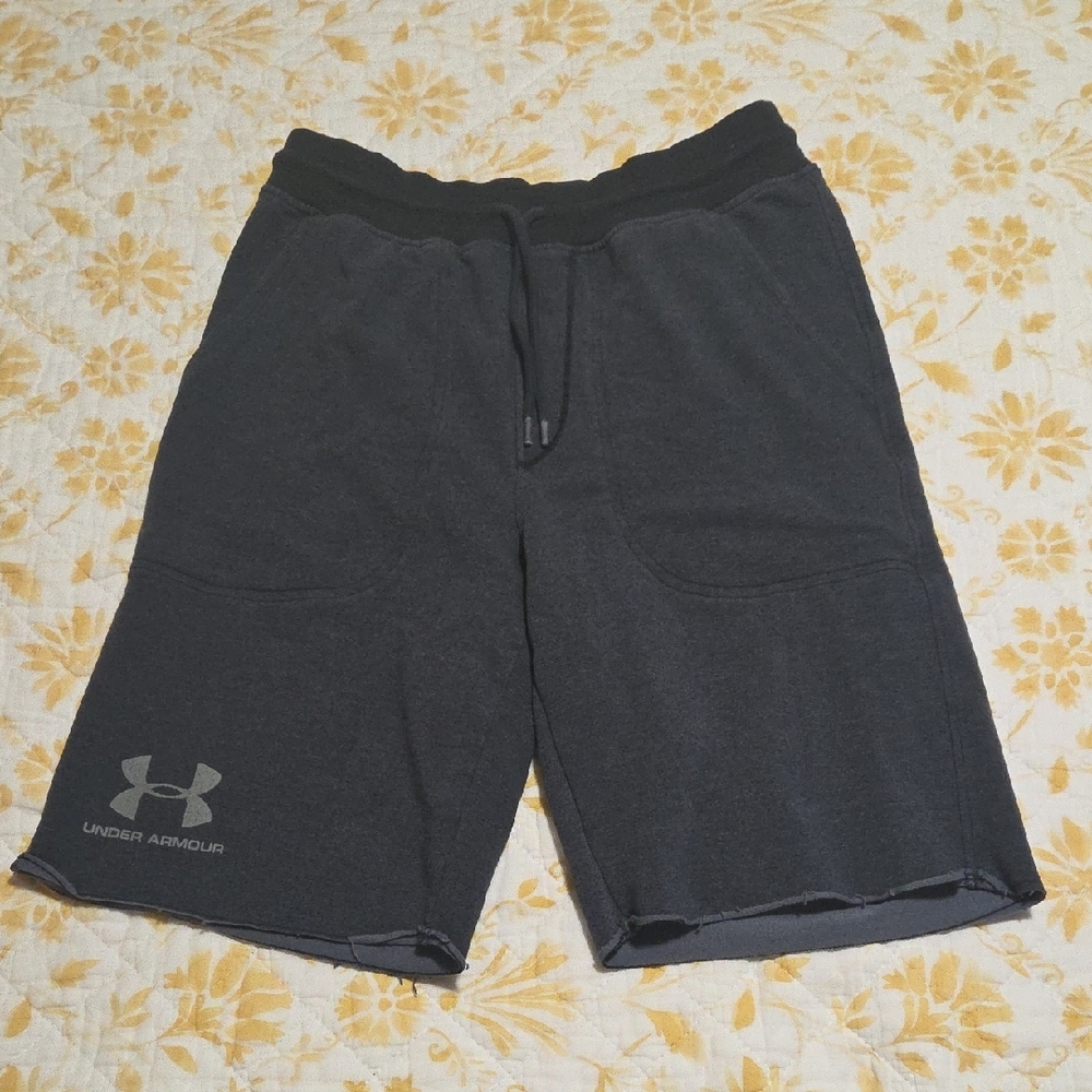 Under Armour Black Athletic Shorts with Elastic Waistband Med